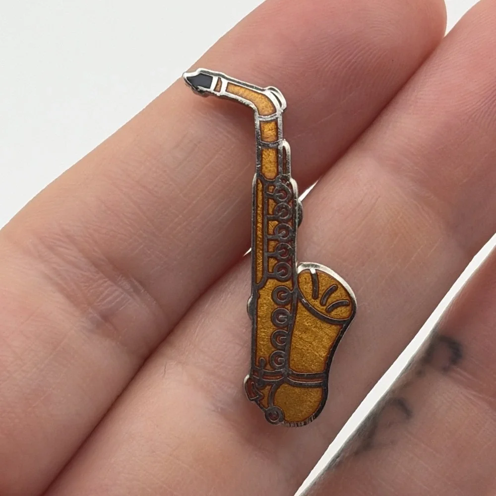 Saxophone Musical Instrument‎ Music Lapel Hat Pin